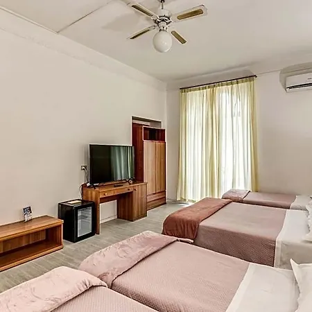 Altavilla 9 Hotel