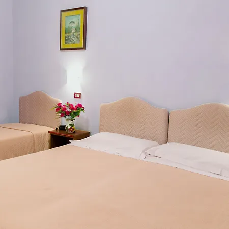 Hotel Altavilla 9 2*